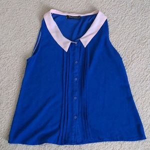 Sleeveless blue blouse